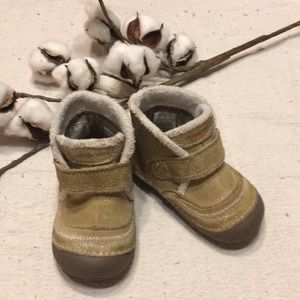 Stride Rite Size 4 Winter Boots